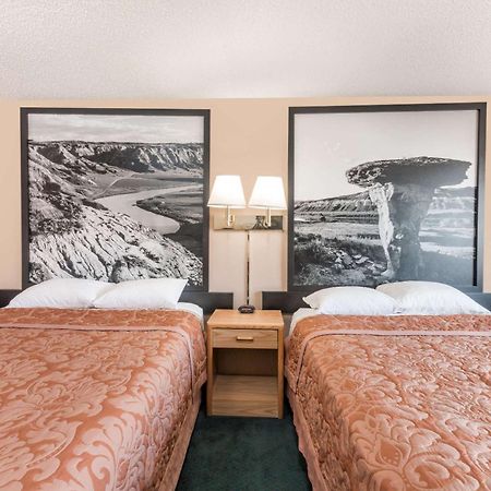 Super 8 By Wyndham Glendive Hotel Eksteriør billede