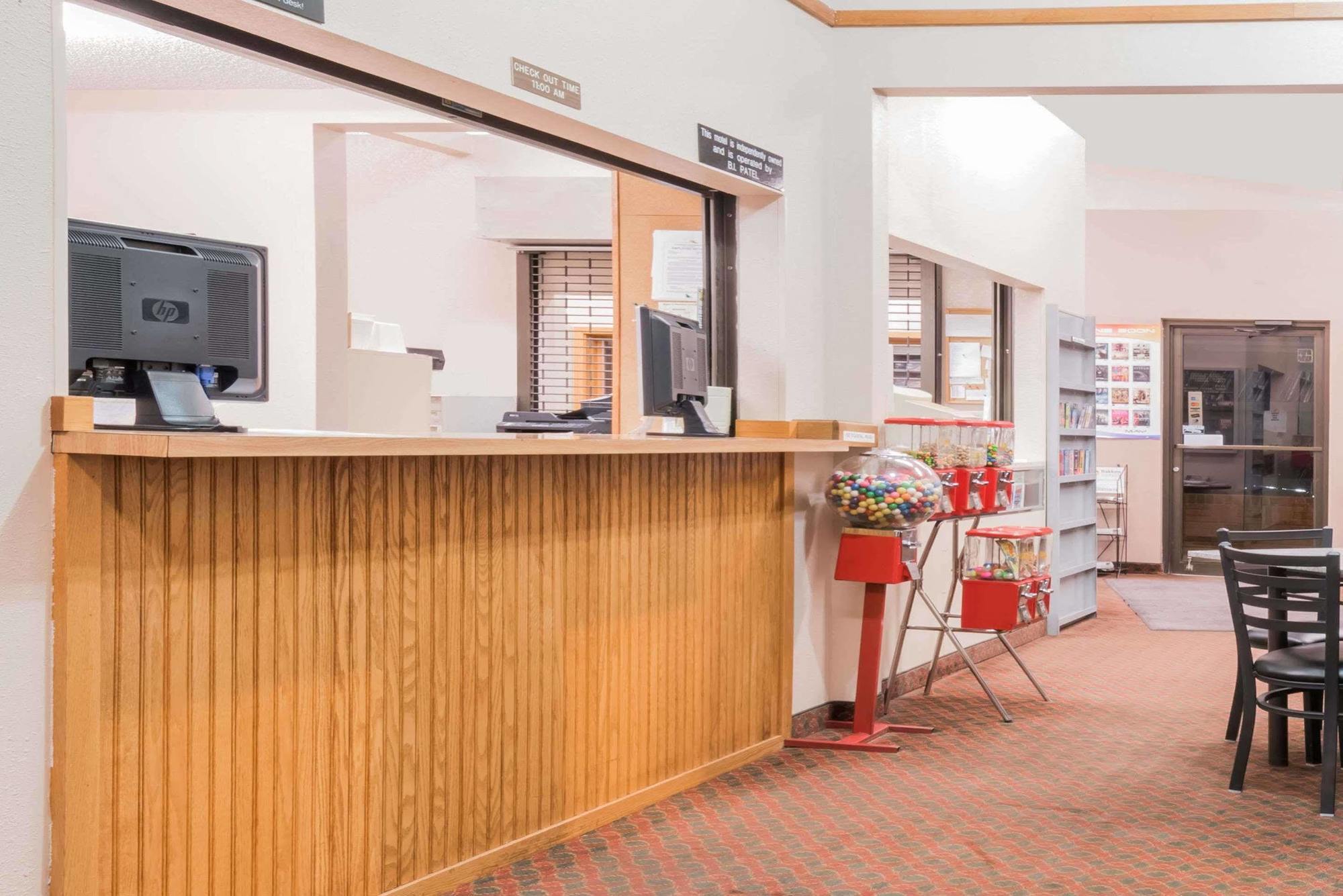 Super 8 By Wyndham Glendive Hotel Eksteriør billede