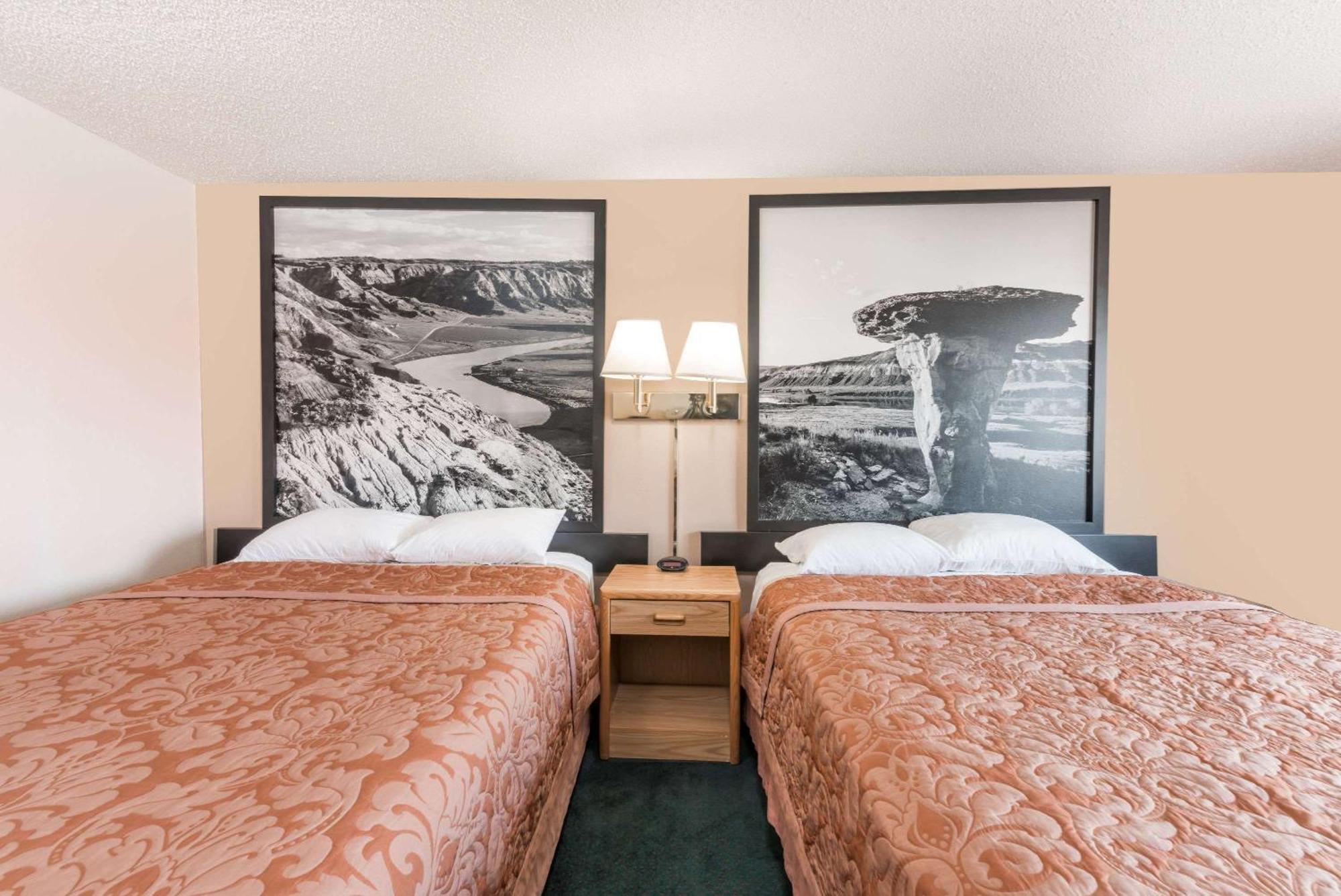 Super 8 By Wyndham Glendive Hotel Eksteriør billede